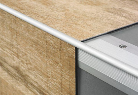 Профиль лестничный алюминиевый внешний угол Quick-Step QSVSTPINGLUE, 40х26 мм