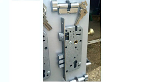 Замок с цилиндром Lock 4585 5-60B D Chrome